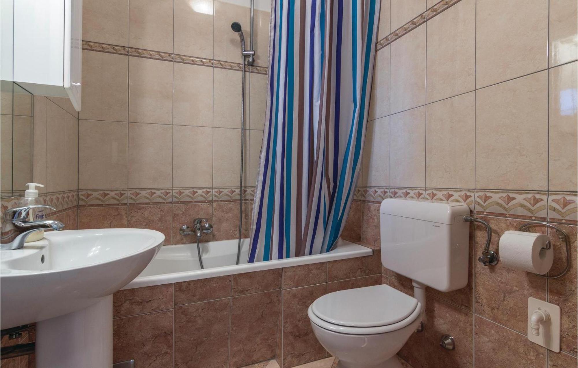 Cozy Apartment In Porec With Wifi Dış mekan fotoğraf